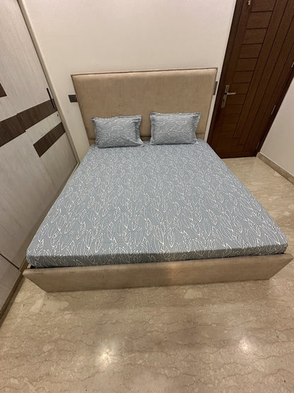 Grey Base Leaf Print 100% Cotton Bedsheet With Pillow Covers
