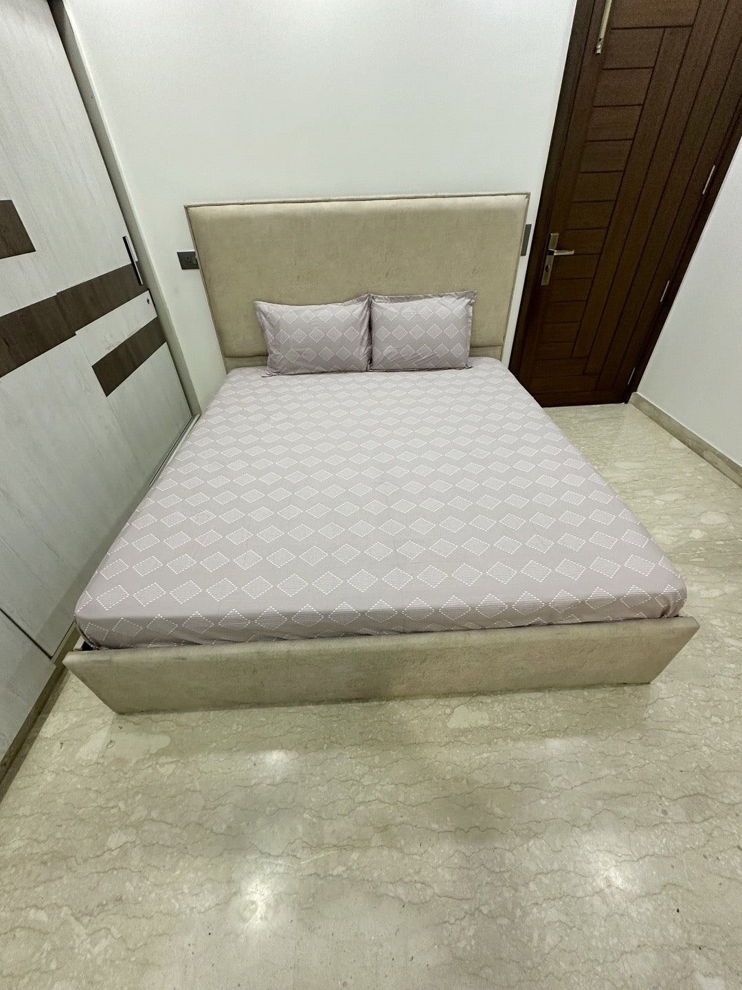 Grey Base 100% Cotton Bedsheet With Pillow Covers &amp; Geometric Pattern