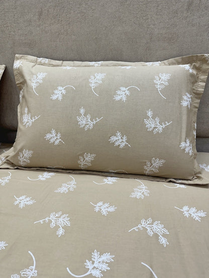 Tan Base Leaf Print 100% Cotton Bedsheet With Pillow Covers