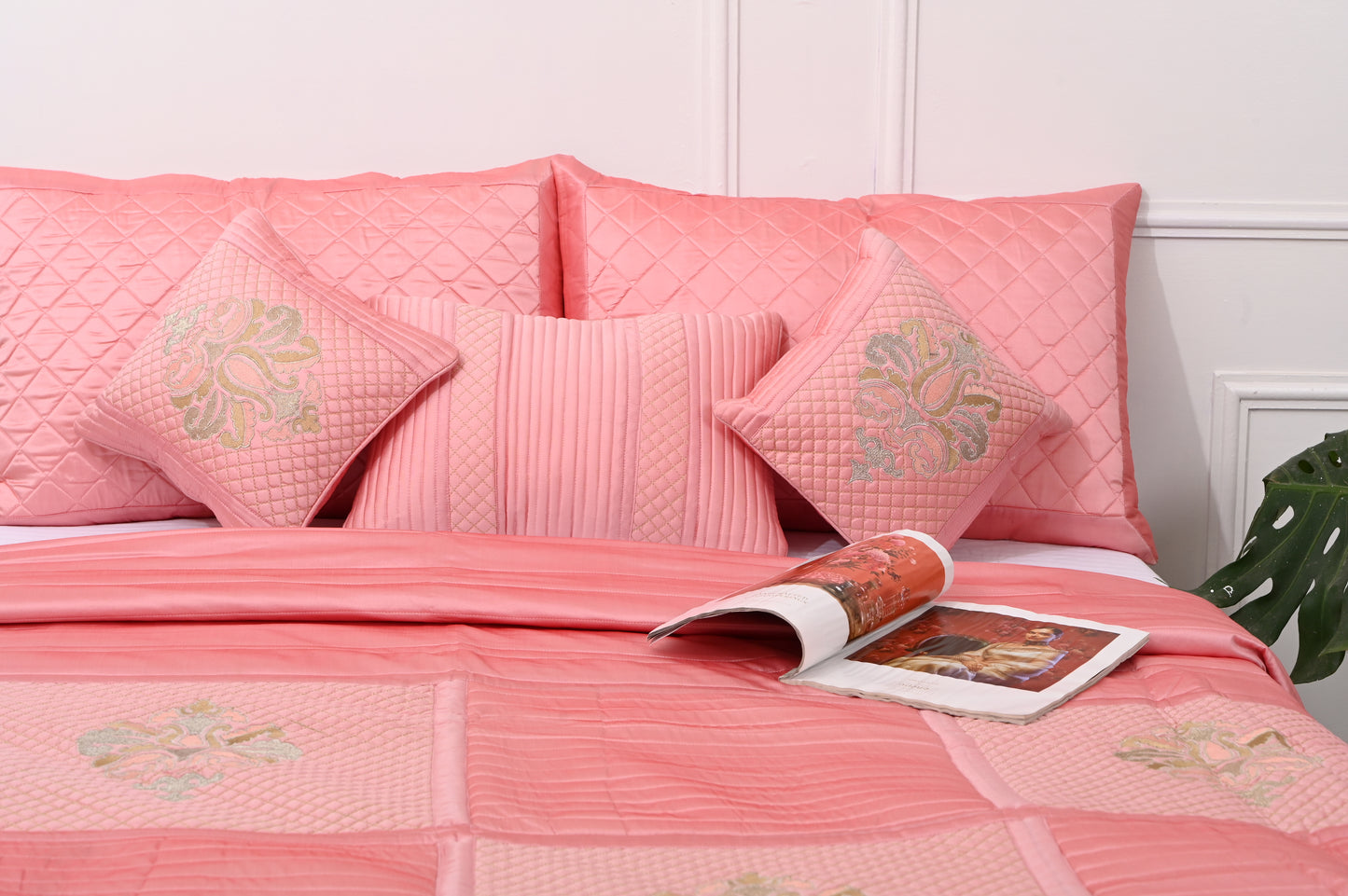 Embroided Cotton Pink Color King Size Bedsheet for Double Bed with Two Pillow Covers